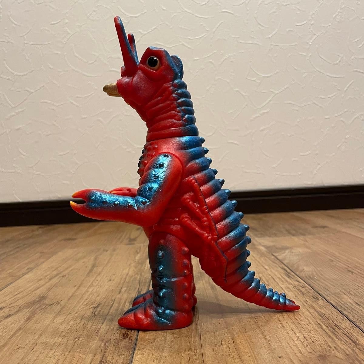 Amazon.co.jp: 激レア セブンダリー ソフビ 宇宙細菌怪獣 マン